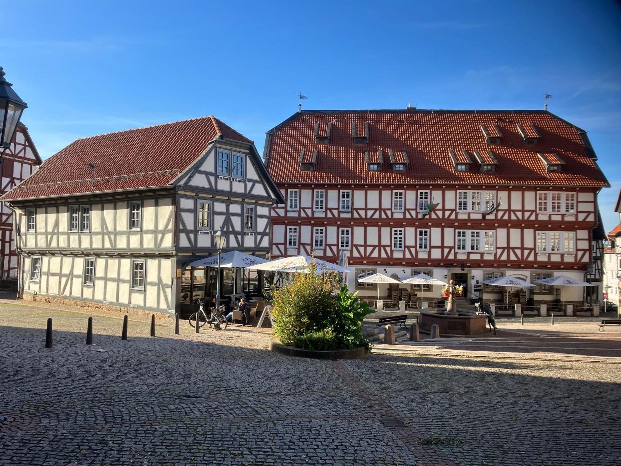 Altes Rathaus Hotel-Restaurant-Cafe Wolfhagen Exterior foto